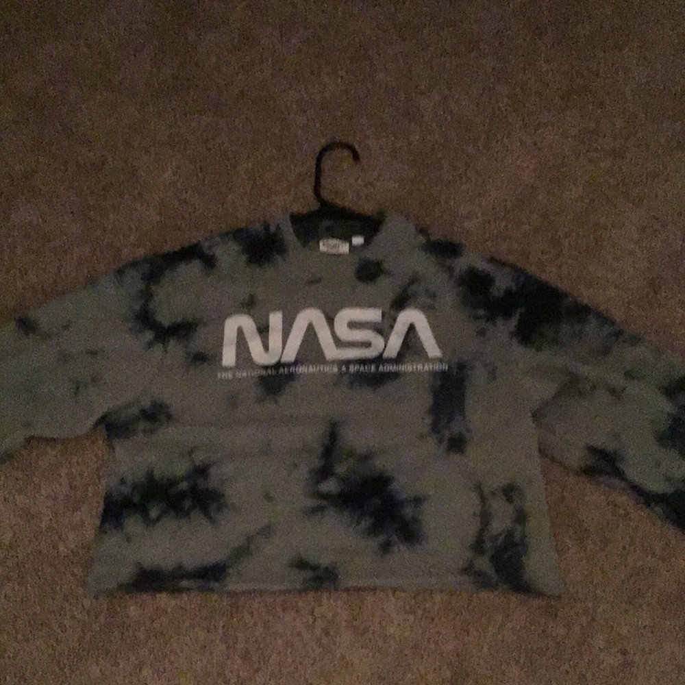 Long sleeve marble shirt cropped